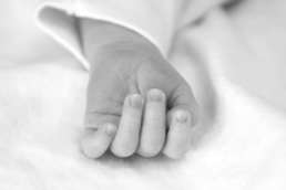 newborn shooting baby berlin homestory location zu hause fotoshooting 04